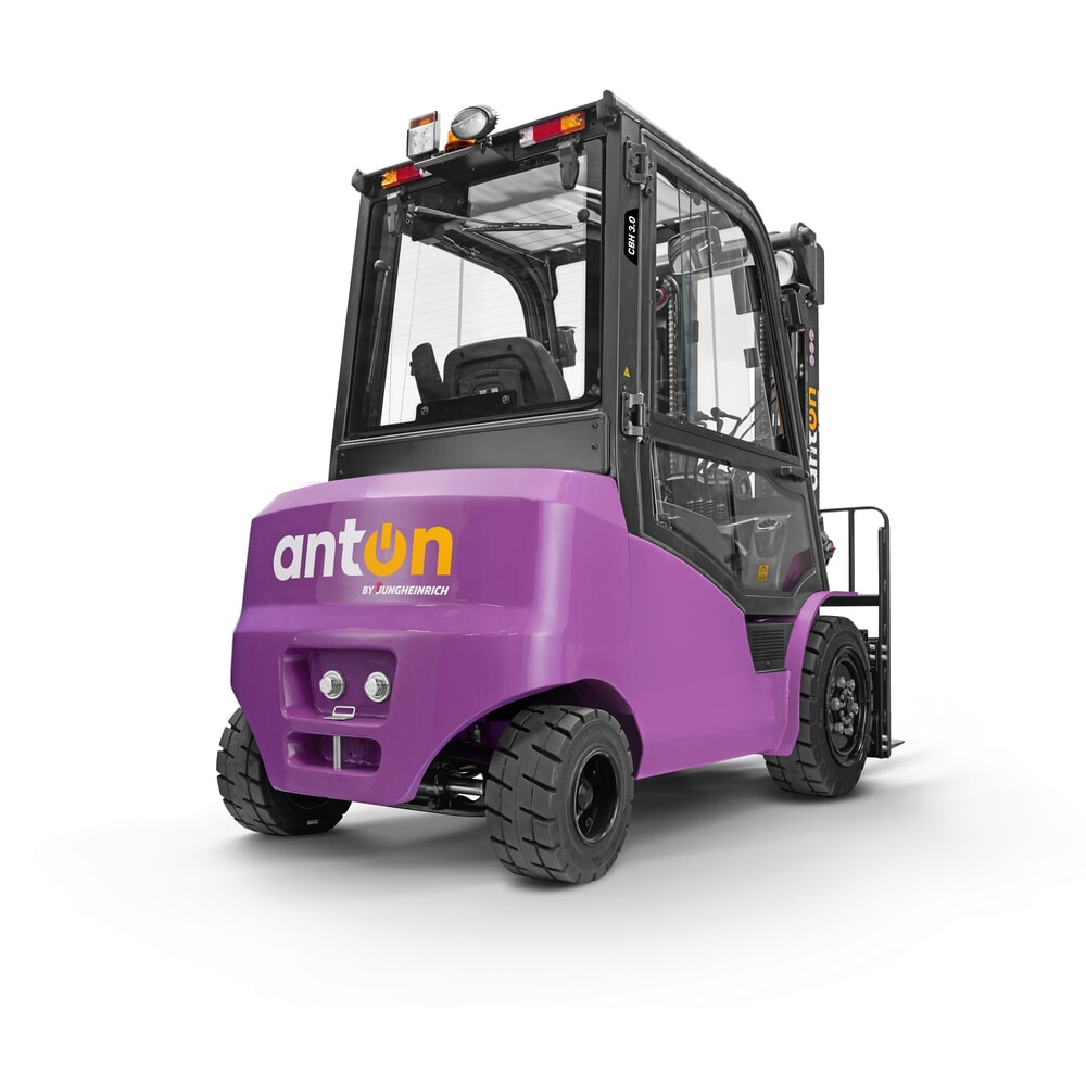 Produktbillede nr. 3: AntOn by Jungheinrich elektrisk gaffeltruck CBH 3.5 med tredobbelt-teleskop-mast, løftehøjde 4800 mm, bæreevne 3500 kg, vejrbeskyttelseskabine Comfort, med ekstern oplader 80 V, 60 A, CEE, 5-polet inkluderet