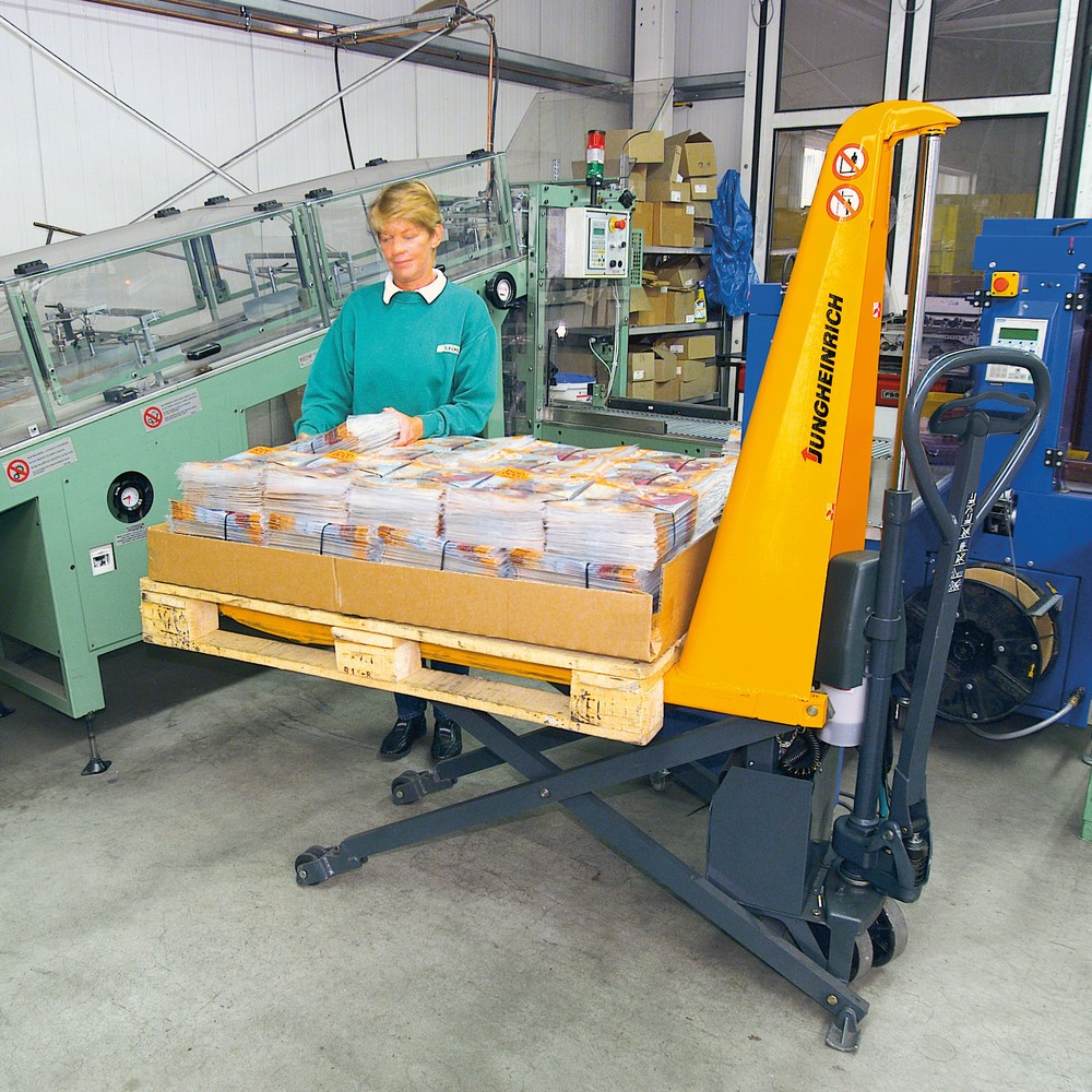 Produktbillede nr. 3: Jungheinrich sakseløfter AMX 10e, elektrohydraulisk, bæreevne 1.000 kg, særlig gaffelbredde 680 mm, gaffellængde 1.150 mm, massiv gummi/nylon