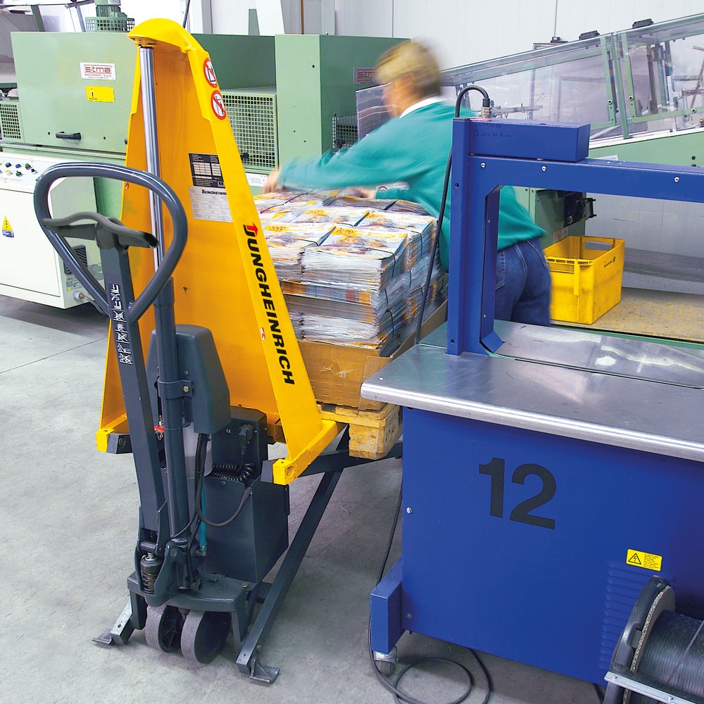 Produktbillede nr. 4: Jungheinrich sakseløfter AMX 10e, elektrohydraulisk, bæreevne 1.000 kg, særlig gaffelbredde 680 mm, gaffellængde 1.150 mm, massiv gummi/nylon