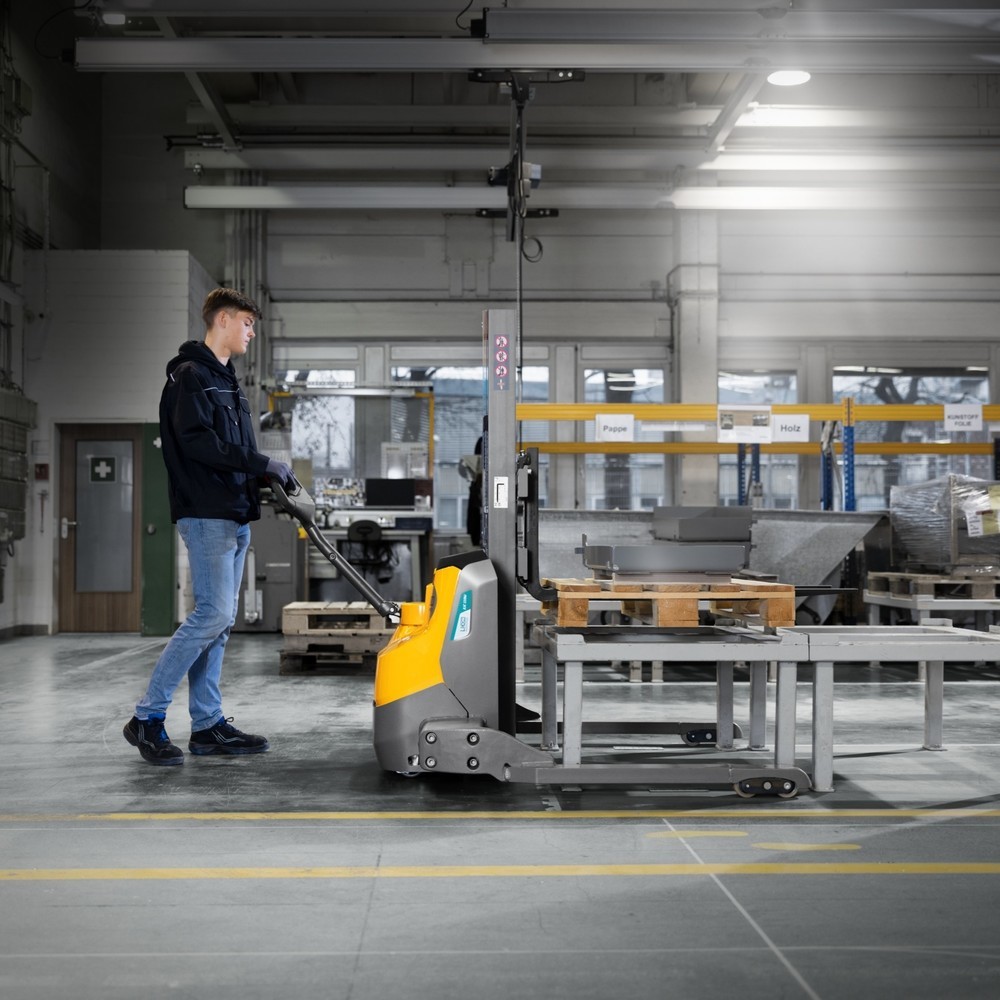 Produktbillede nr. 9: Jungheinrich-elpalleløfter EJC 110bi E, monomast, masthøjde 1.230 mm, bæreevne 1.000 kg, proportionalhydraulik, hjulafstand 891 mm